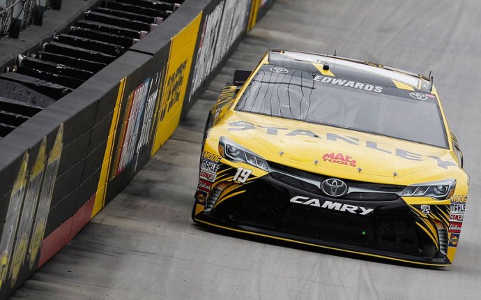 Bristol starting lineup: Carl Edwards, Toyota on pole for NASCAR