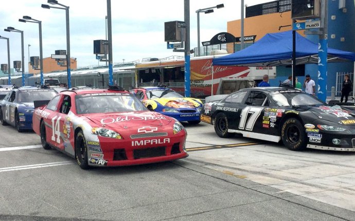 Daytona 500 Week Special – 60% OFF Driving Experiences! Over 60