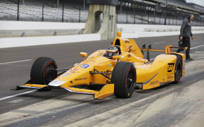 Fernando Alonso enjoys perfect Indy car debut at Indianapolis