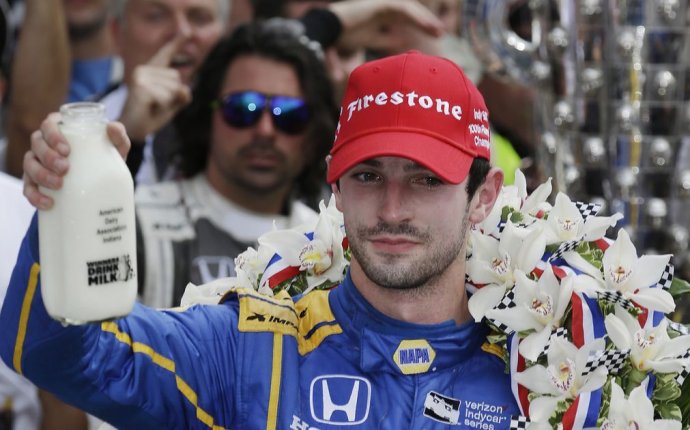 Indy 500 blog: Rookie Alexander Rossi wins on fumes