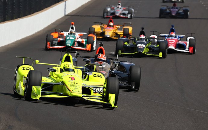 Indy 500 Live: Checkered Flag