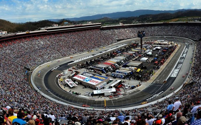 NASCAR at Bristol: Start time, lineup, TV schedule