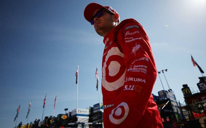 NASCAR starting lineup at Martinsville: Kyle Larson to start on