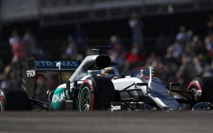 Qualifying - Hamilton storms to US pole