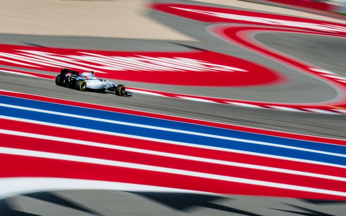 The 10 Coolest Race Tracks Where You Can Drive Your Car - Thrillist