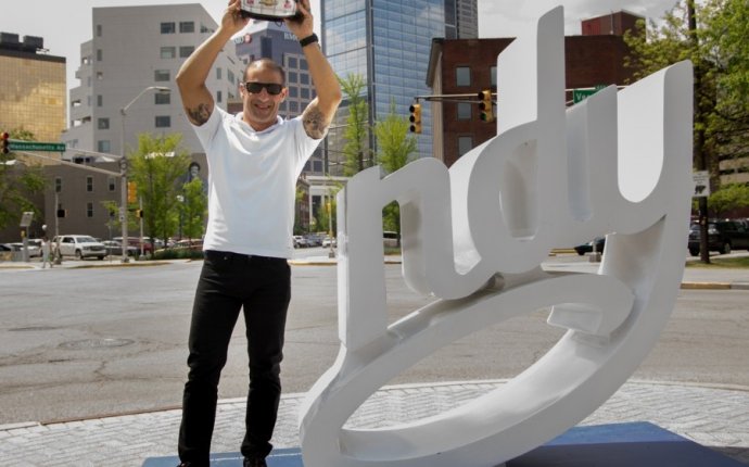 Tony Kanaan Does Indianapolis - Indianapolis Monthly