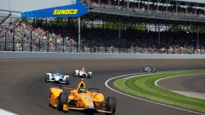 Fernando Alonso, of Spain, drives through the first turn during the final practice session for the Indianapolis 500 IndyCar auto race at Indianapolis Motor Speedway, Friday, May 26, 2017 in Indianapolis.